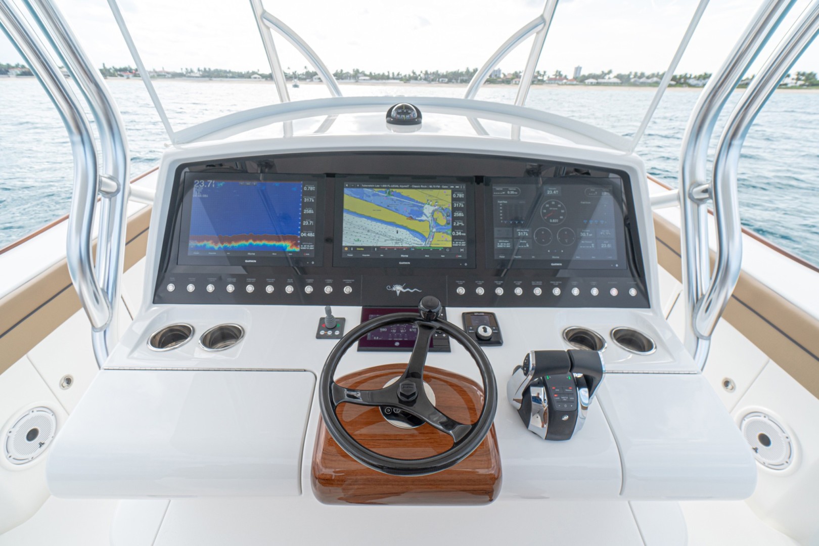 Slide: The Image of Valhalla 41 - Helm Electronics 2022 Valhalla Boatworks V41  - 1815475