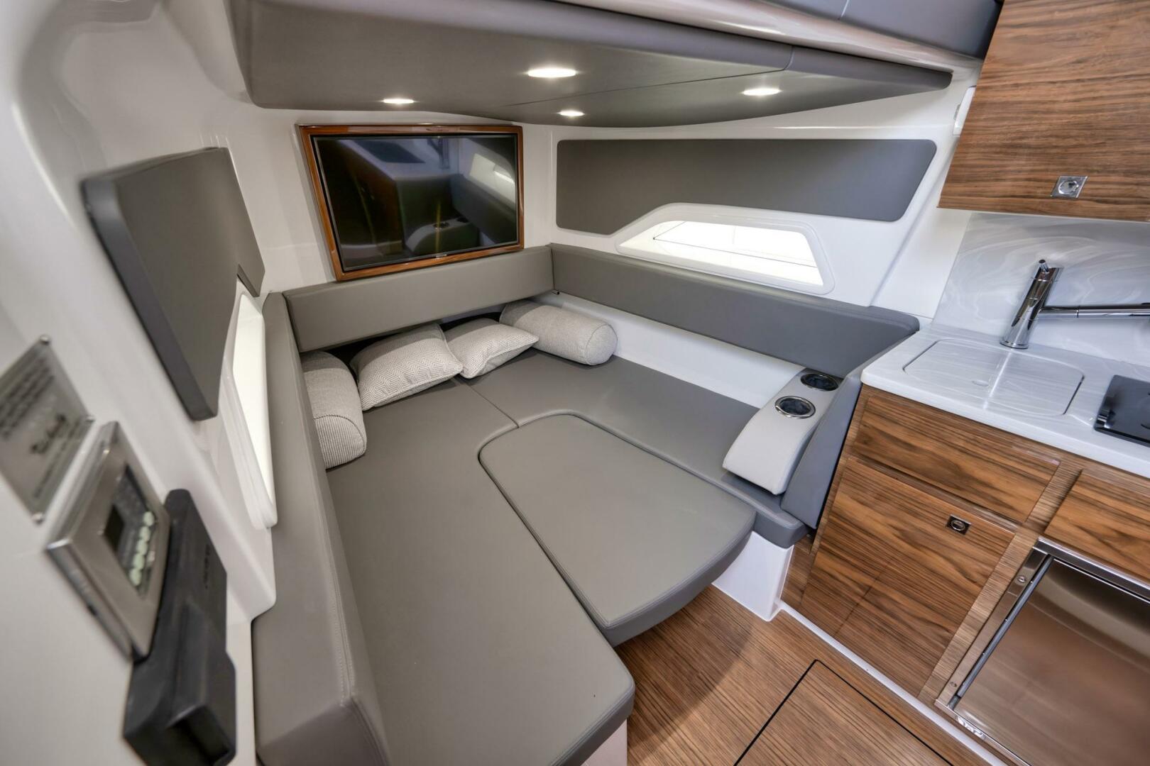 Slide: The Image of Valhalla Boatworks V-46 2024 - 5047399