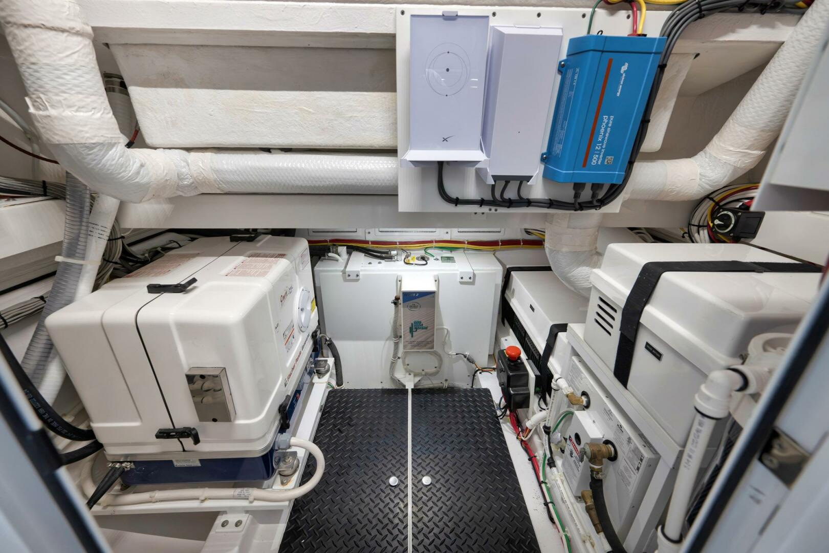 Slide: The Image of Valhalla Boatworks V-46 2024 - 5047471