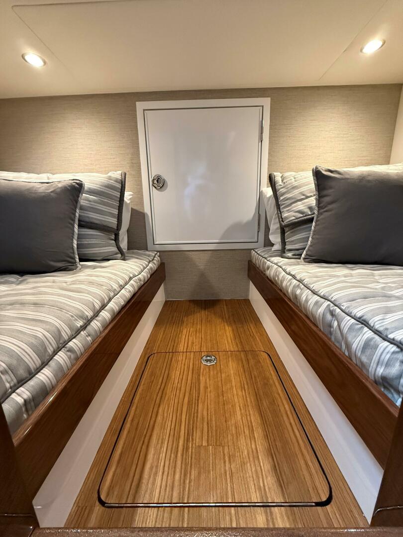 Slide: The Image of 2023 55 Valhalla V 55 Freak Show Aft Bunks - 5130629