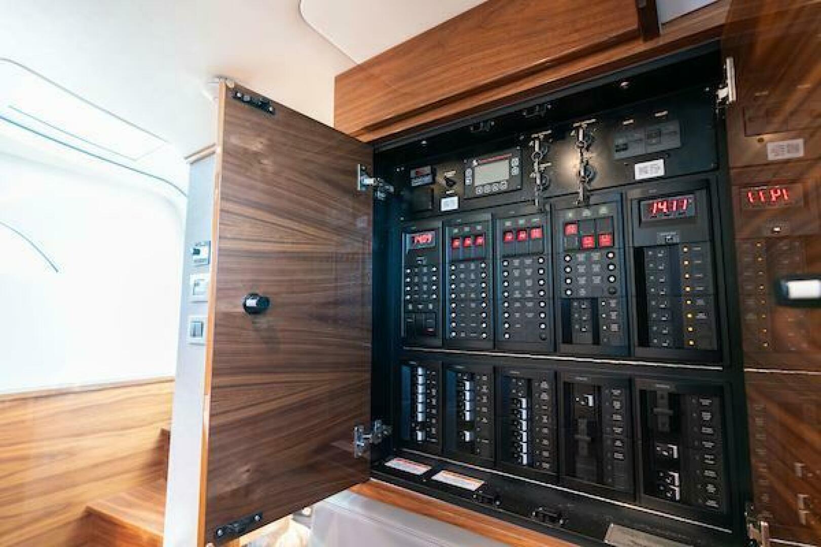 Slide: The Image of Valhalla Boatworks V-55 2024 - 4751601