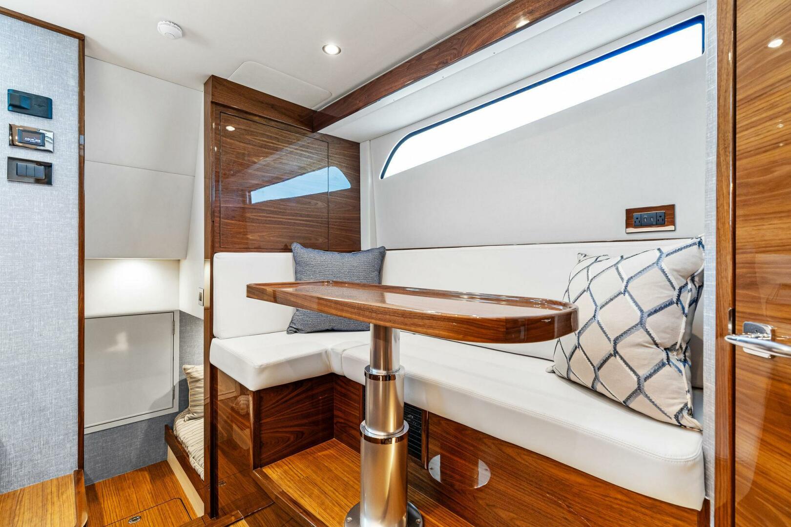 Slide: The Image of 2025 Valhalla Boatworks V-55 'Sogni Bagnati' Salon - 5073207