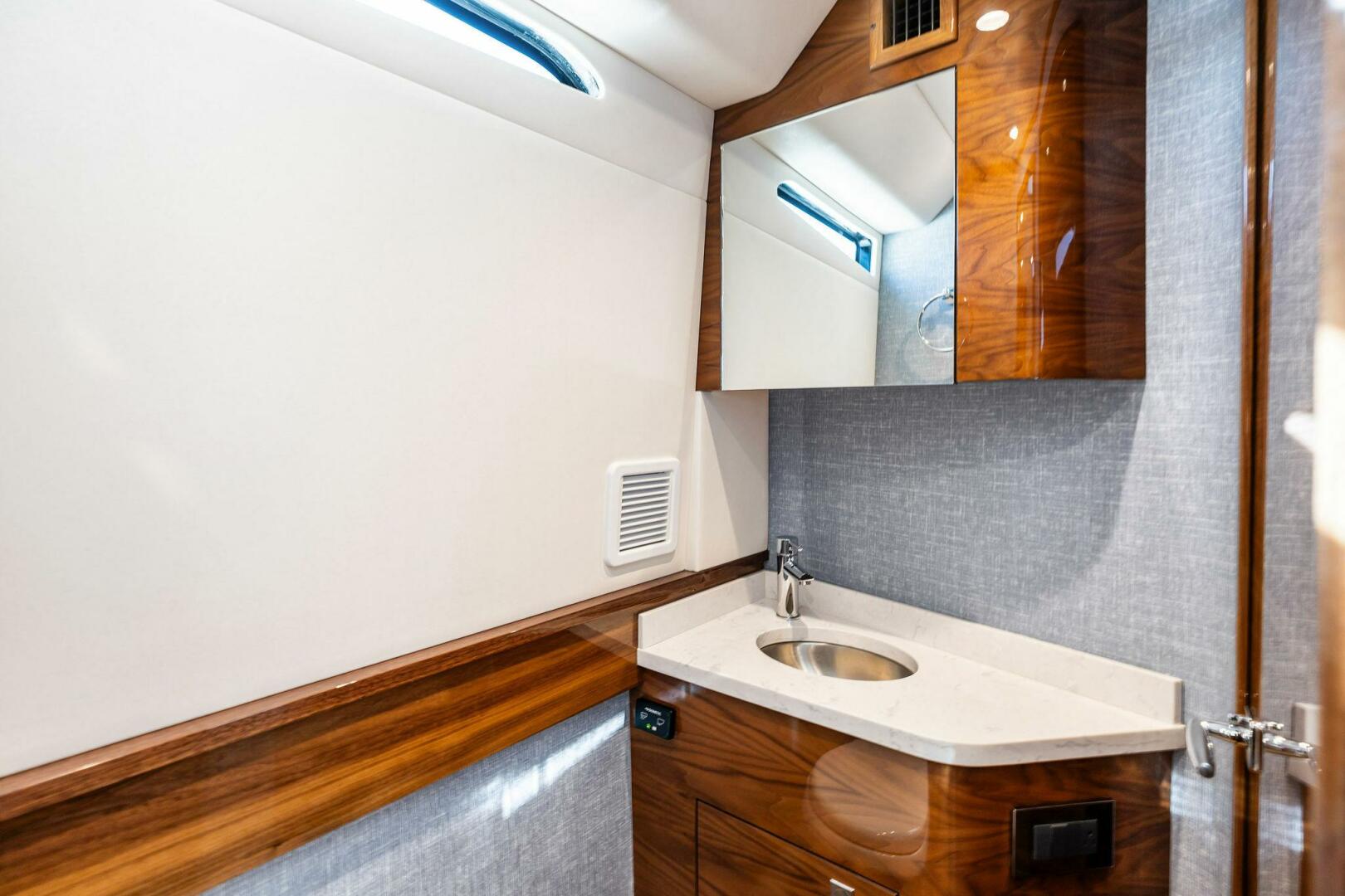 Slide: The Image of 2025 Valhalla Boatworks V-55 'Sogni Bagnati' - 5073261