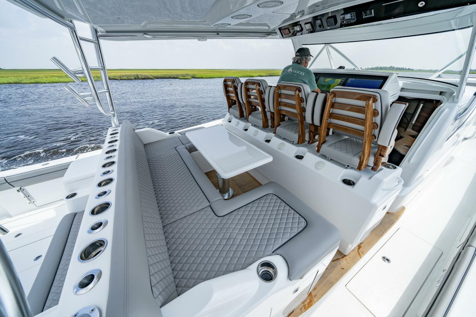 Slide: The Image of Valhalla Boatworks V-55 Center Console 2024 - 3783094