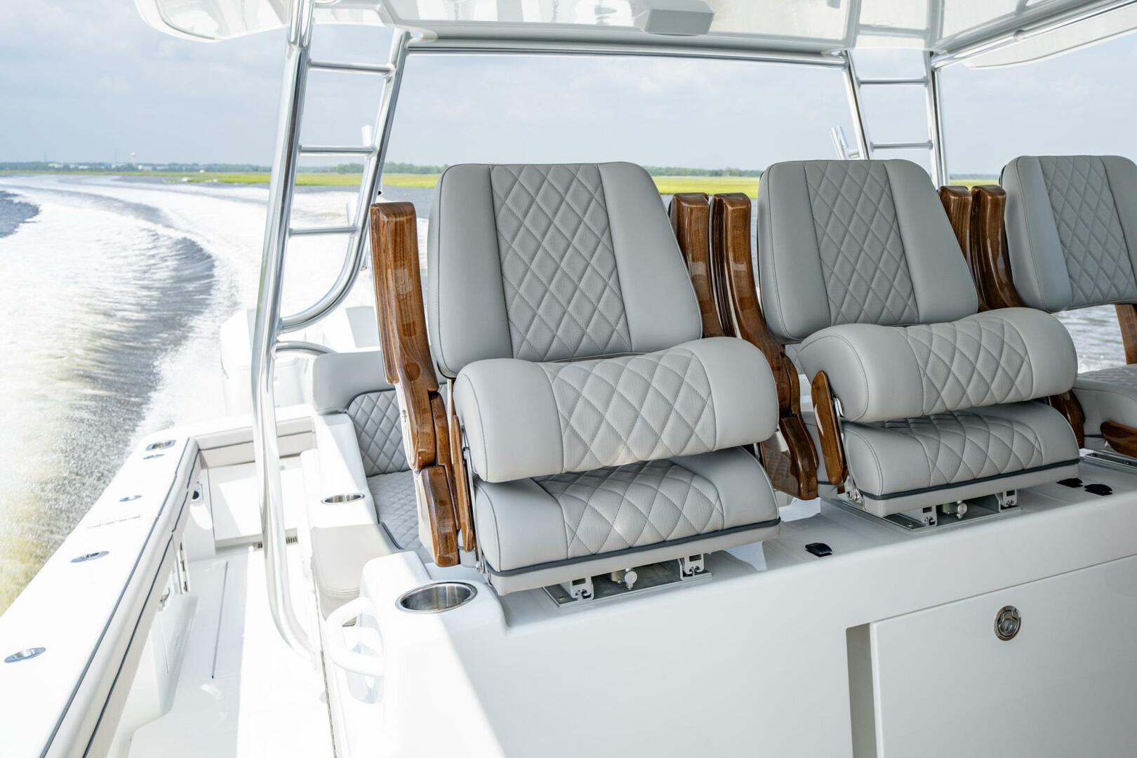 Slide: The Image of Valhalla Boatworks V-55 Center Console 2024 - 3783085