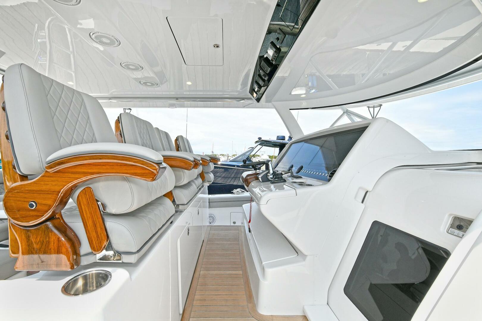 Slide: The Image of Valhalla Boatworks V-55 Center Console 2024 - 3833666