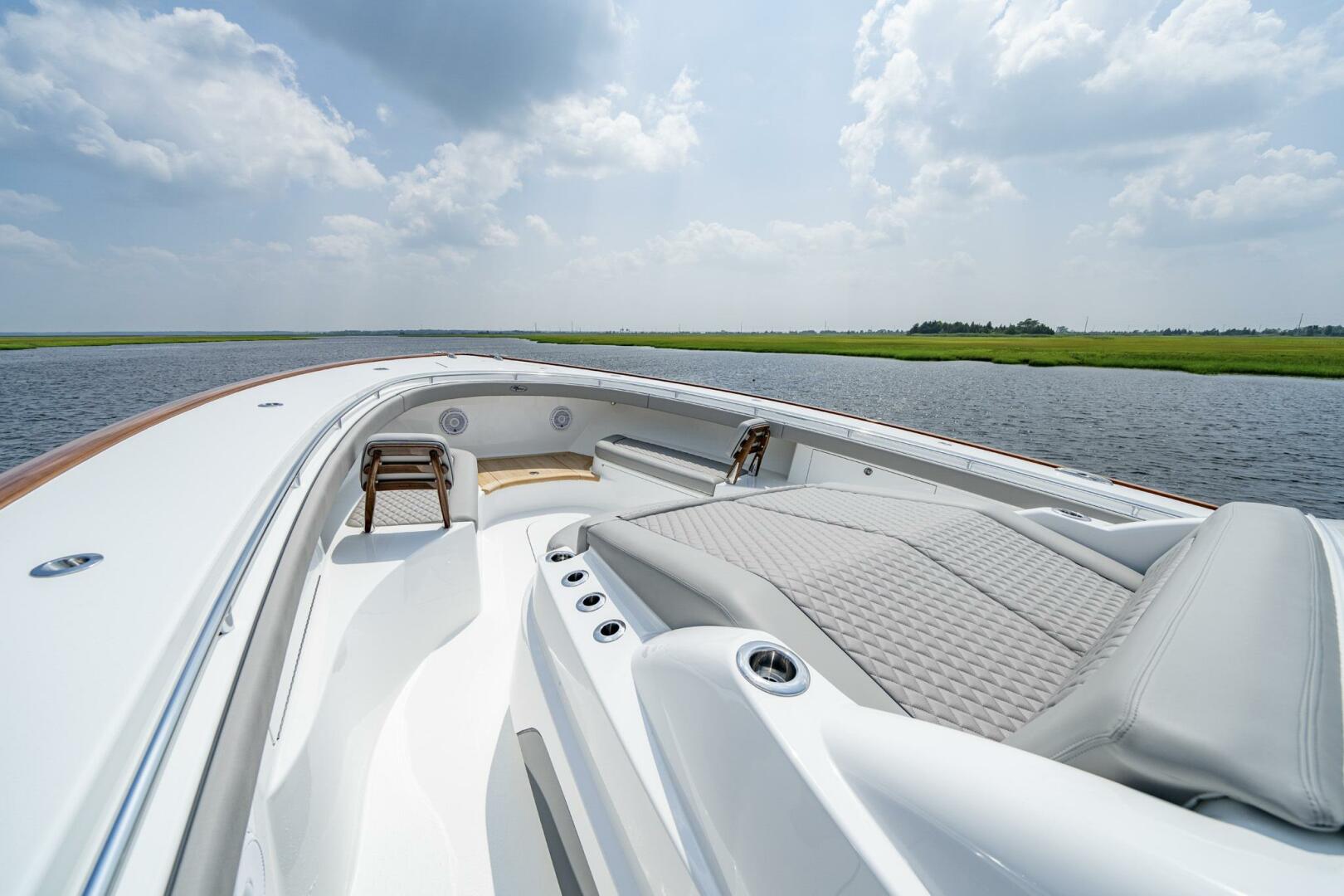 Slide: The Image of Valhalla Boatworks V-55 Center Console 2024 - 3783089