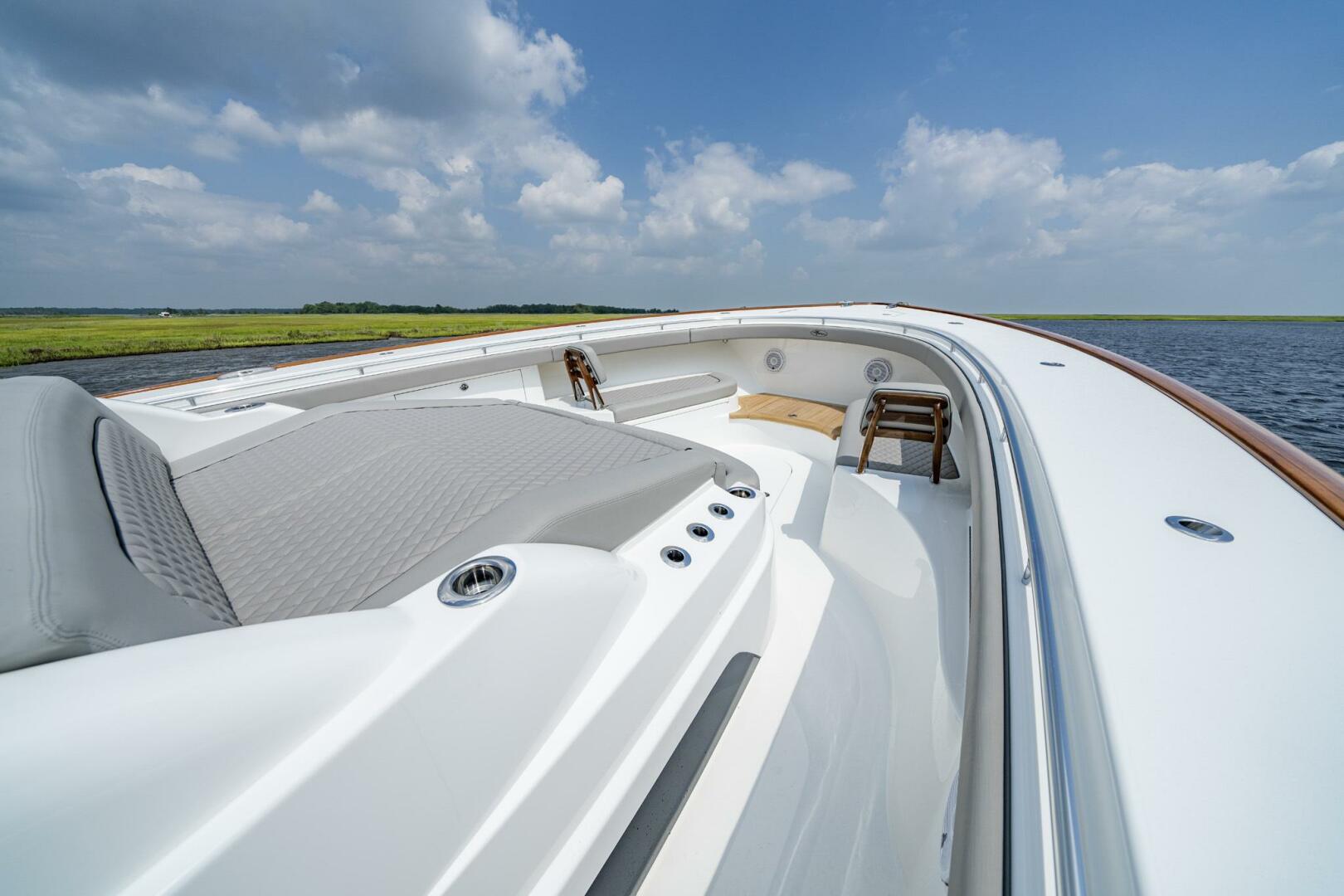 Slide: The Image of Valhalla Boatworks V-55 Center Console 2024 - 3783091