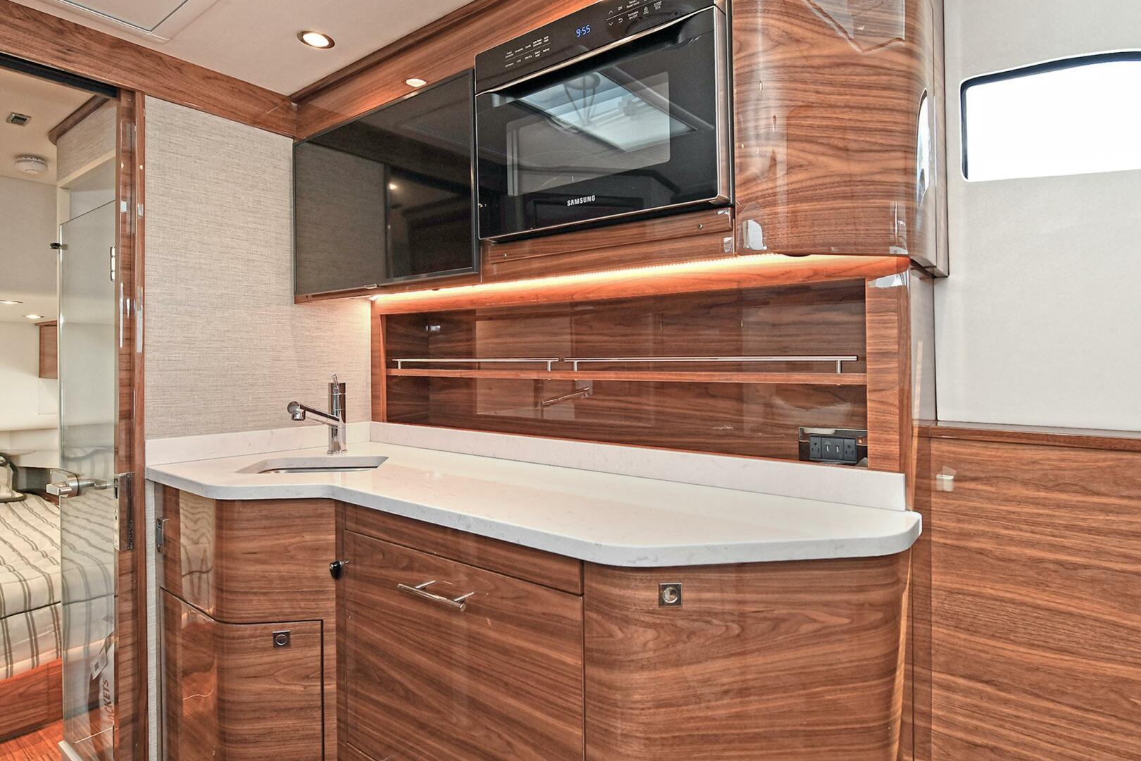 Slide: The Image of Valhalla Boatworks V-55 Center Console 2024 - 3833681