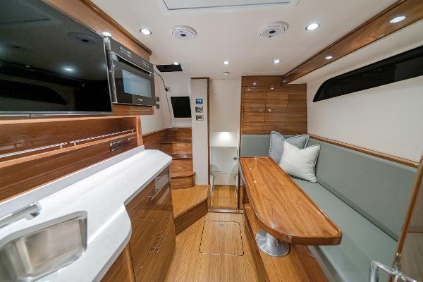 Slide: The Image of Valhalla Boatworks V-55 Center Console 2025 - 10