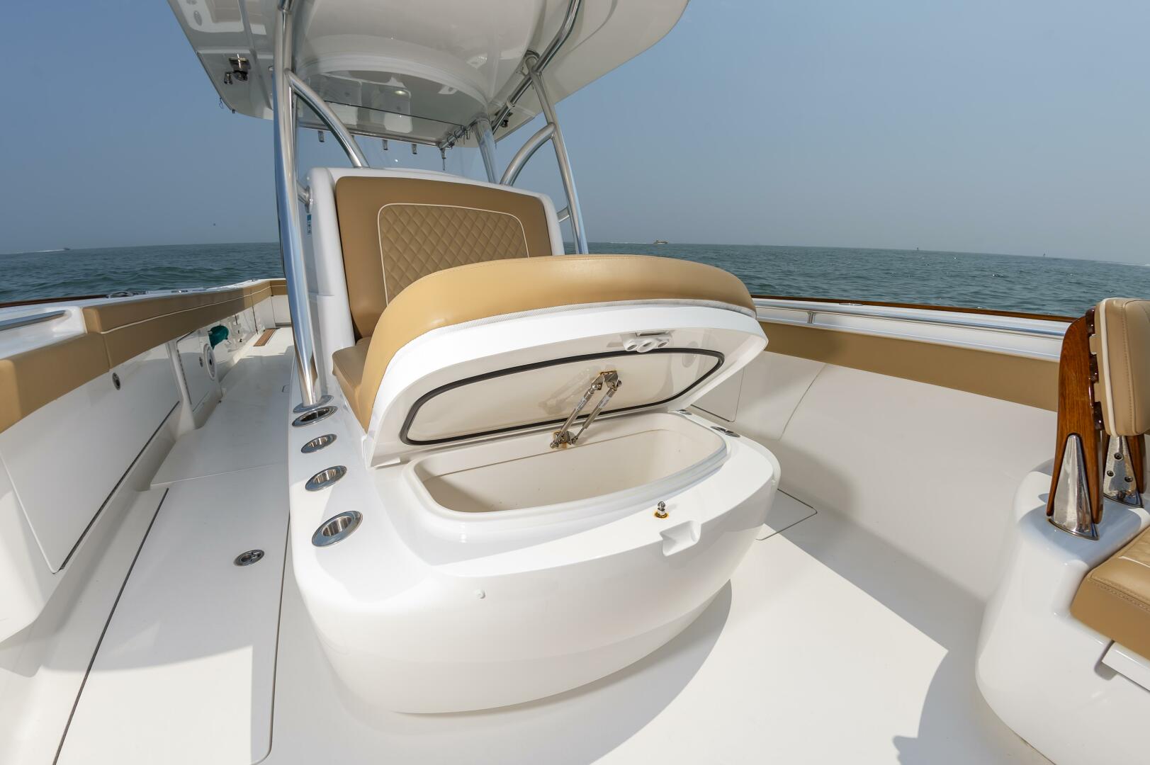 Slide: The Image of Valhalla Boatworks V37 2021 - 4559569