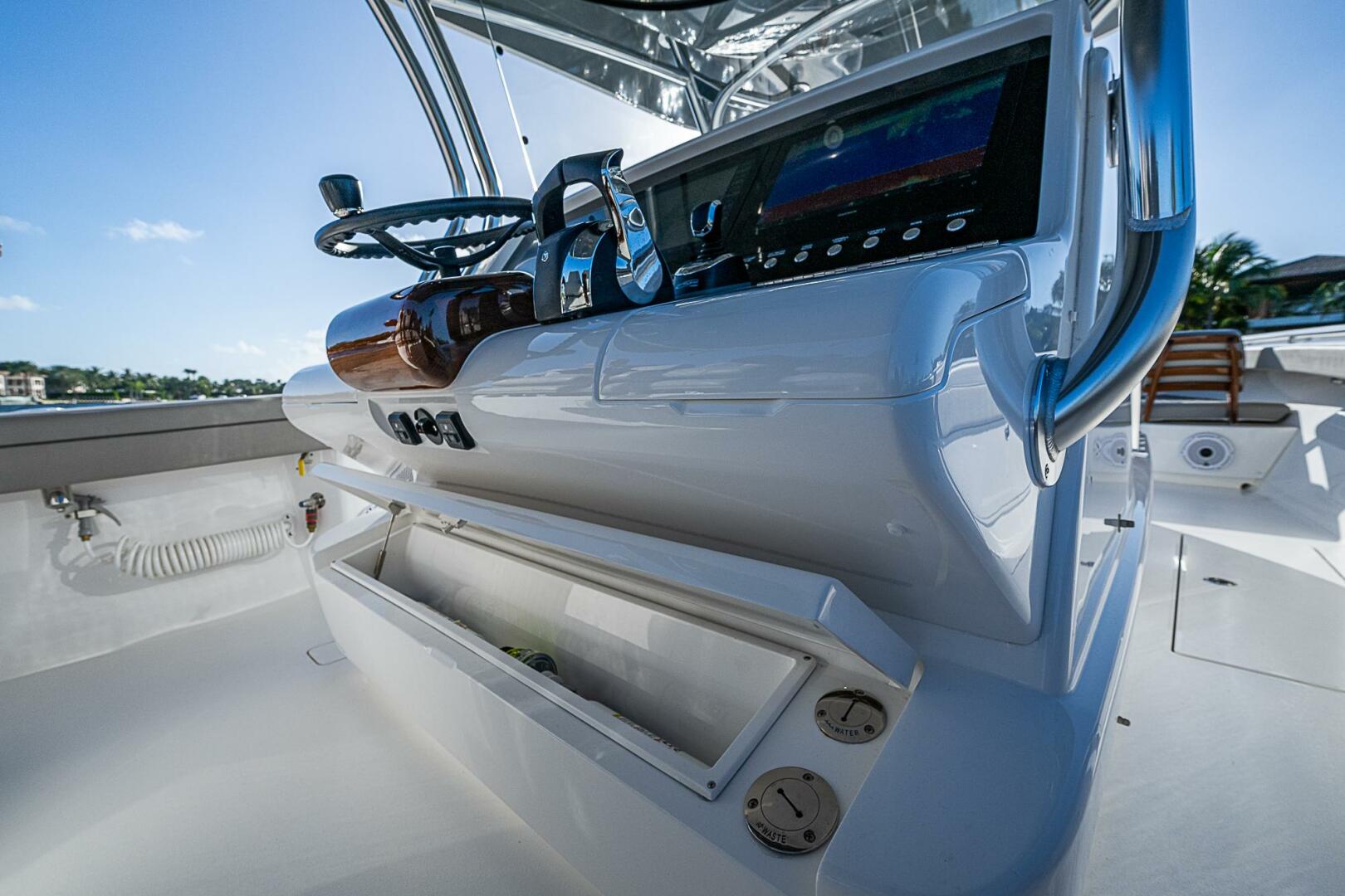 Slide: The Image of Valhalla Boatworks V41 2022 - 4860812