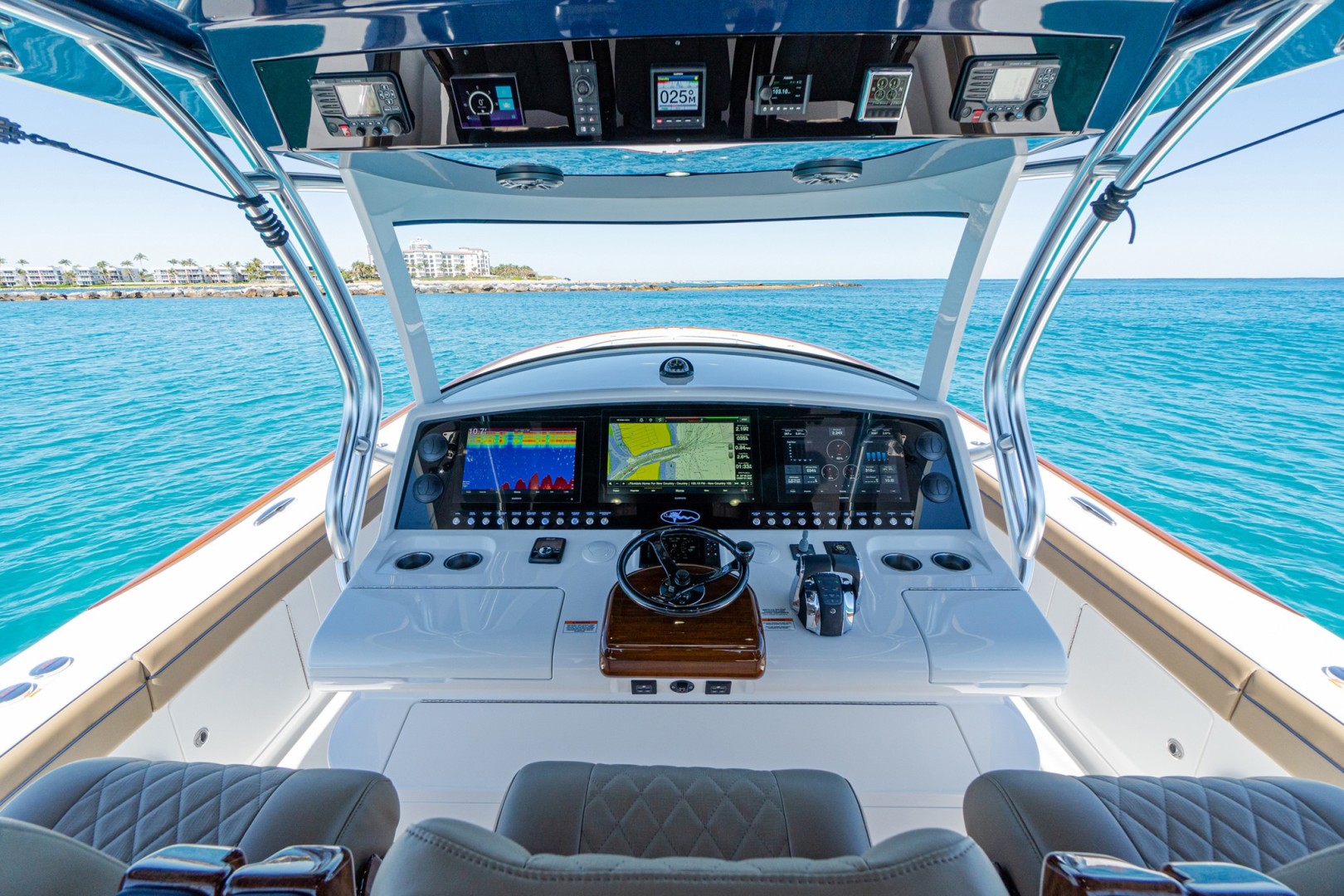 Slide: The Image of Valhalla 46 - Helm Electronics 2022 Valhalla Boatworks V46  - 1815047