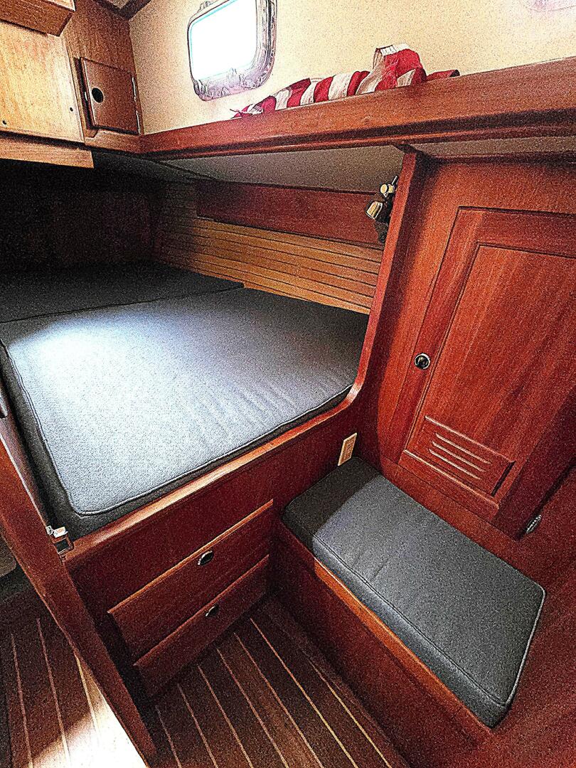 Slide: The Image of Valiant 42 2005 - 5287373