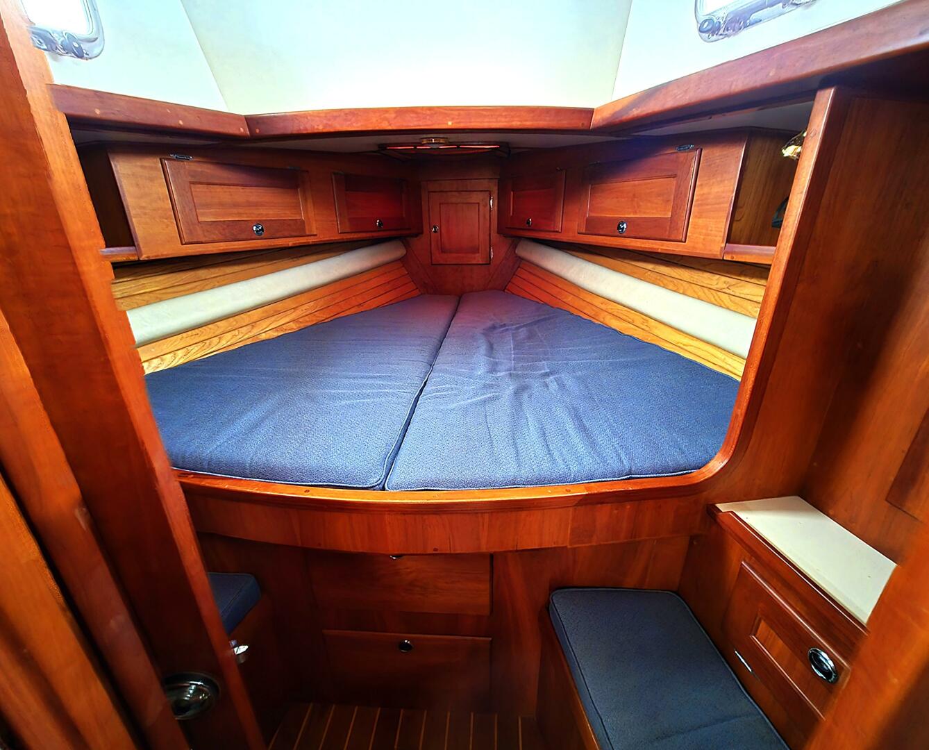 Slide: The Image of Valiant 42 2005 - 5287374