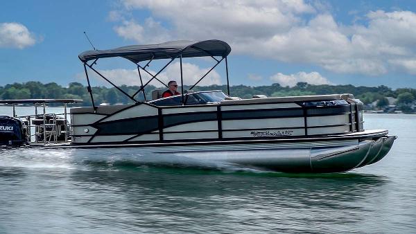 Slide: The Image of Vanderbilt 700T Twin Engine Tritoon 2024 - 0