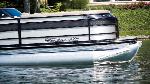 Slide: The Image of Vanderbilt 700T Twin Engine Tritoon 2024 - 6