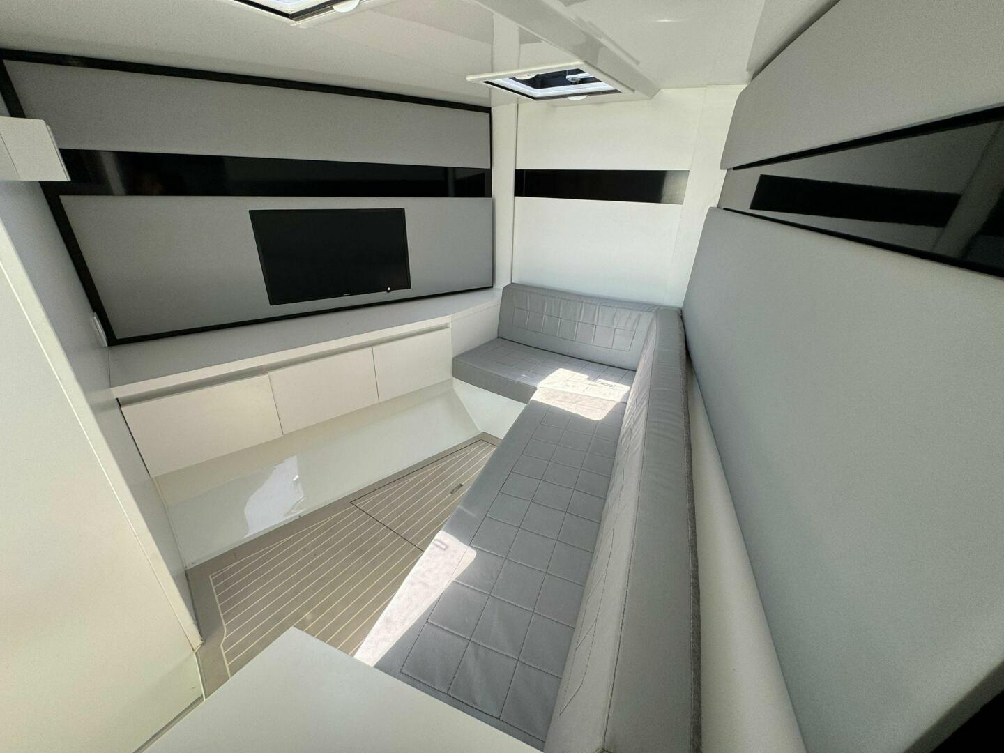 Slide: The Image of 2022 VanDutch 40 EN ROUTE 113 - 4644186