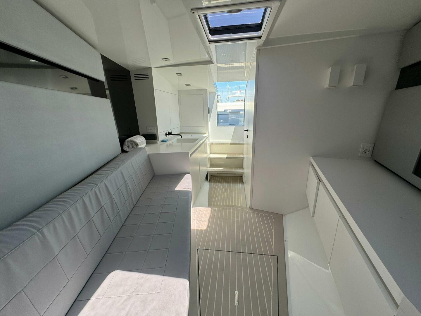 Slide: The Image of 2022 VanDutch 40 EN ROUTE 123 - 4644187
