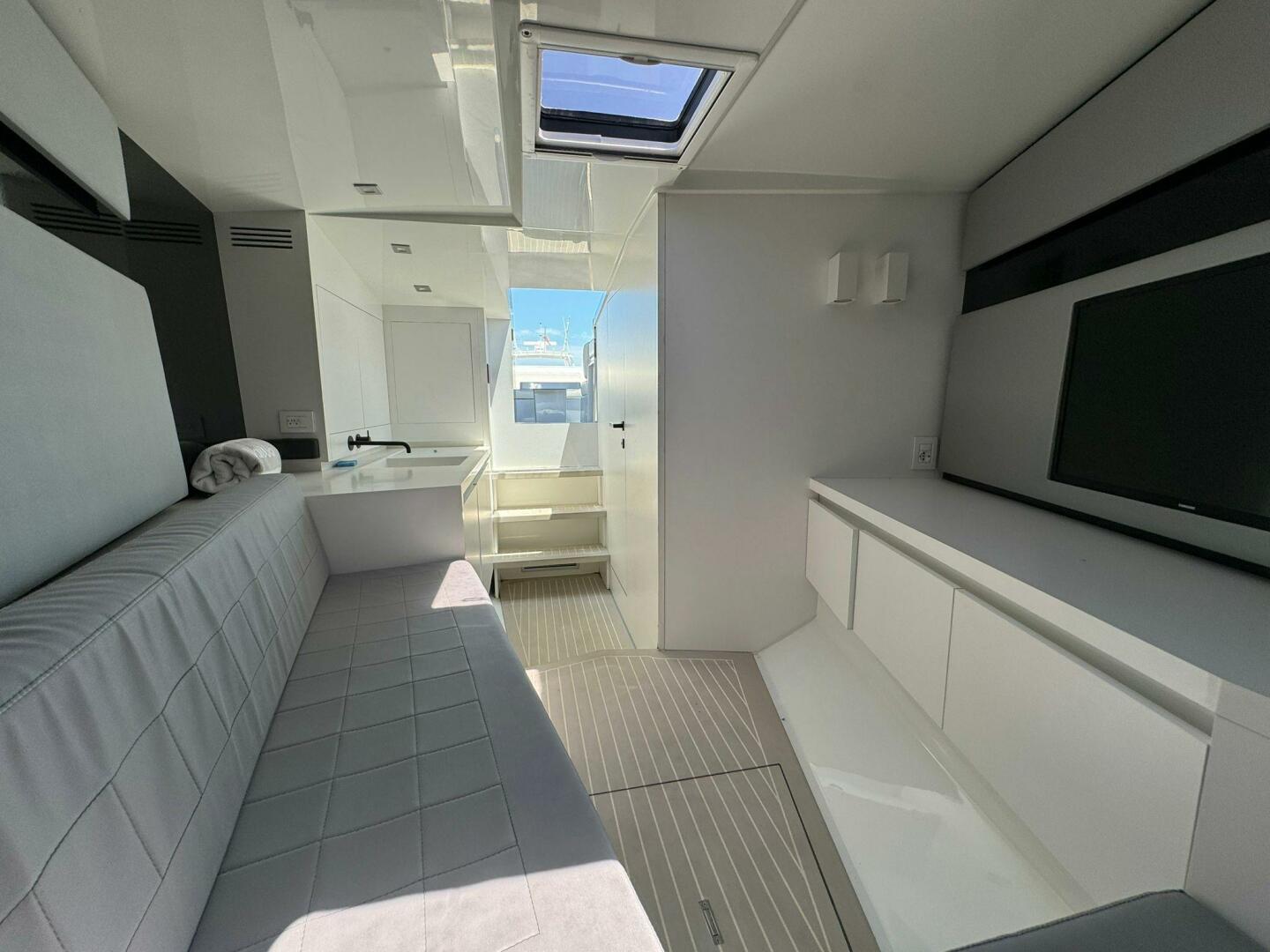 Slide: The Image of 2022 VanDutch 40 EN ROUTE 127 - 4644189