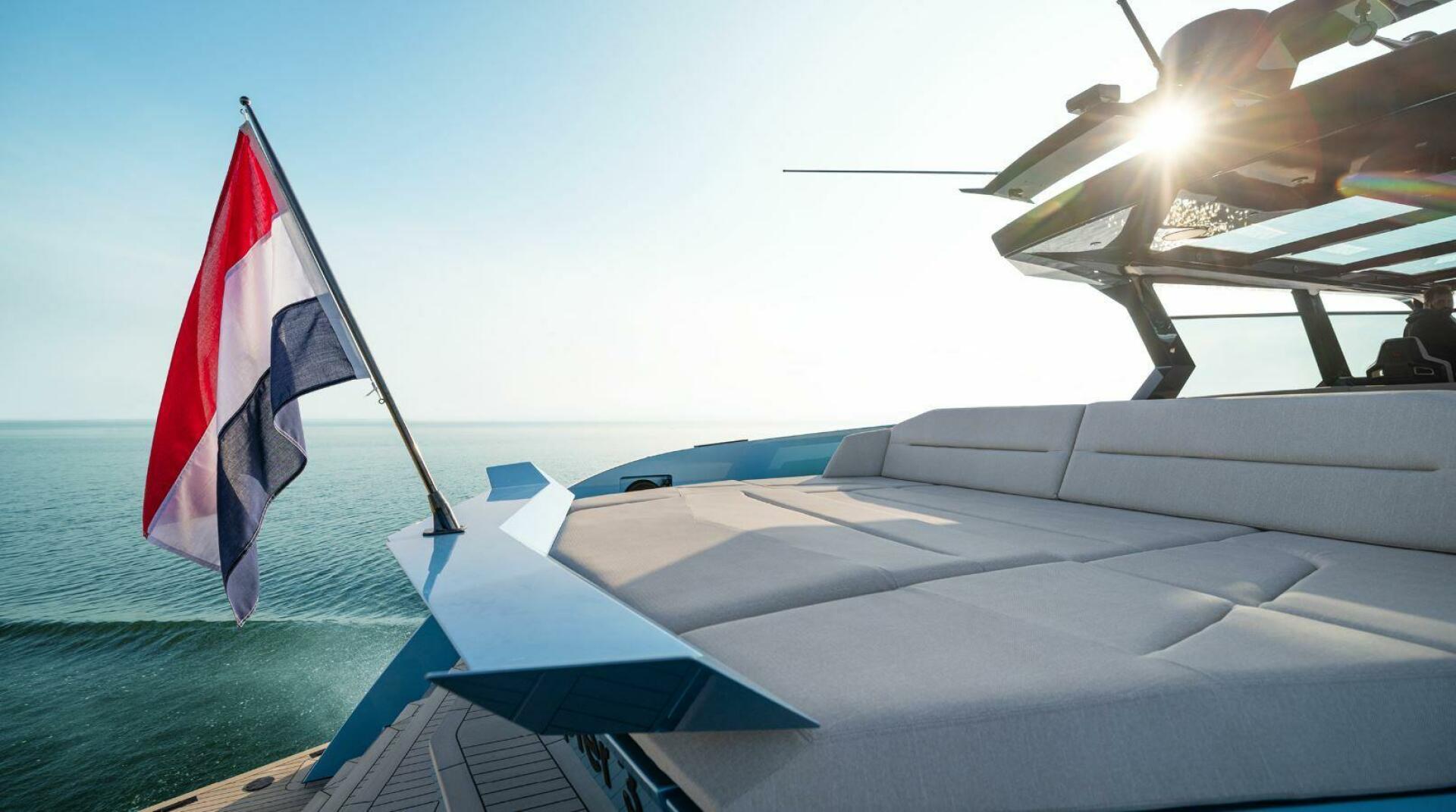 Slide: The Image of Vanquish VQ70 2024 - 5174632