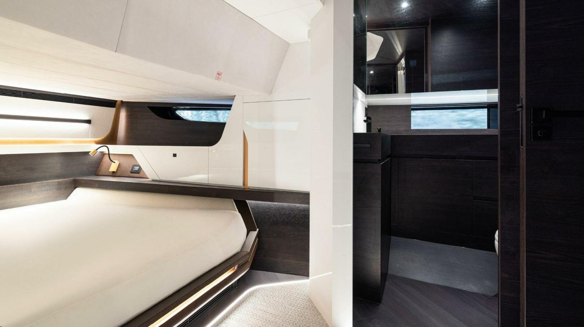 Slide: The Image of Vanquish VQ70 2024 - 5174643