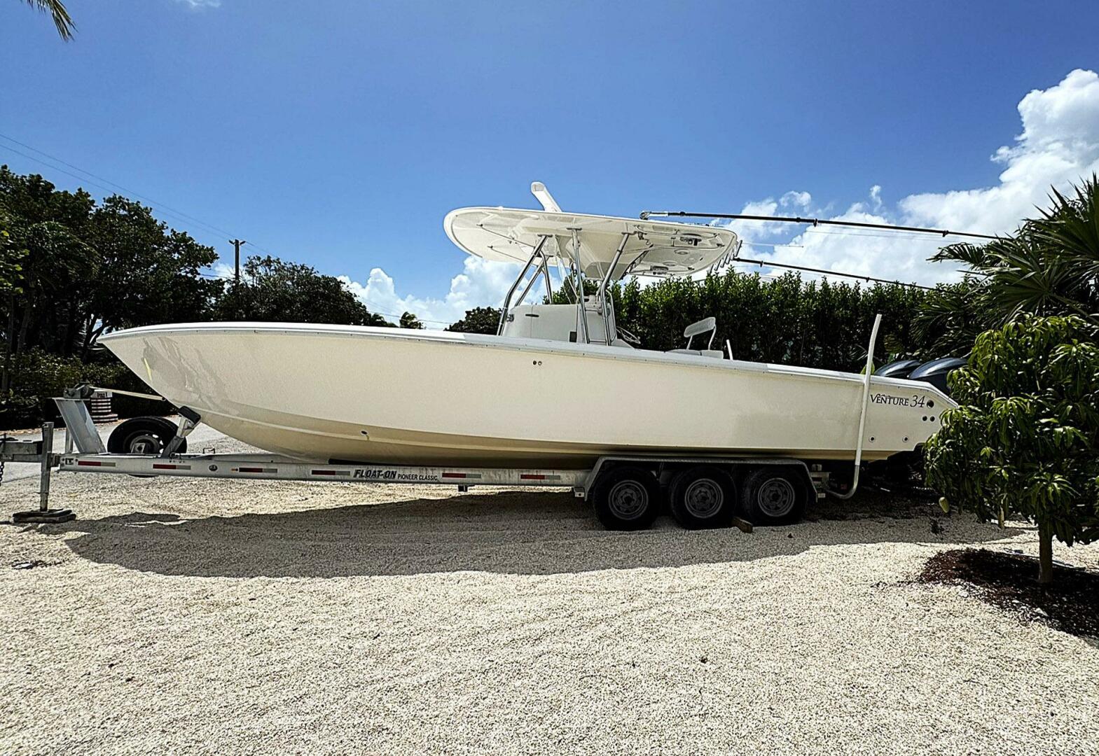 Slide: The Image of Venture 34 Center Console 2000 - 5273595