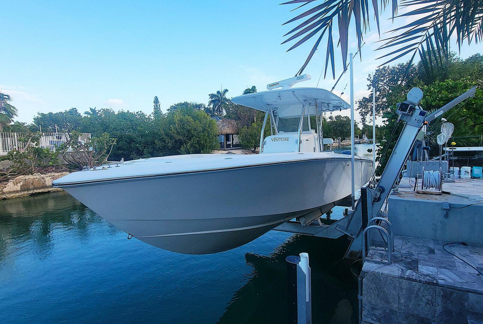 Slide: The Image of Venture 34 Center Console 2000 - 5273599