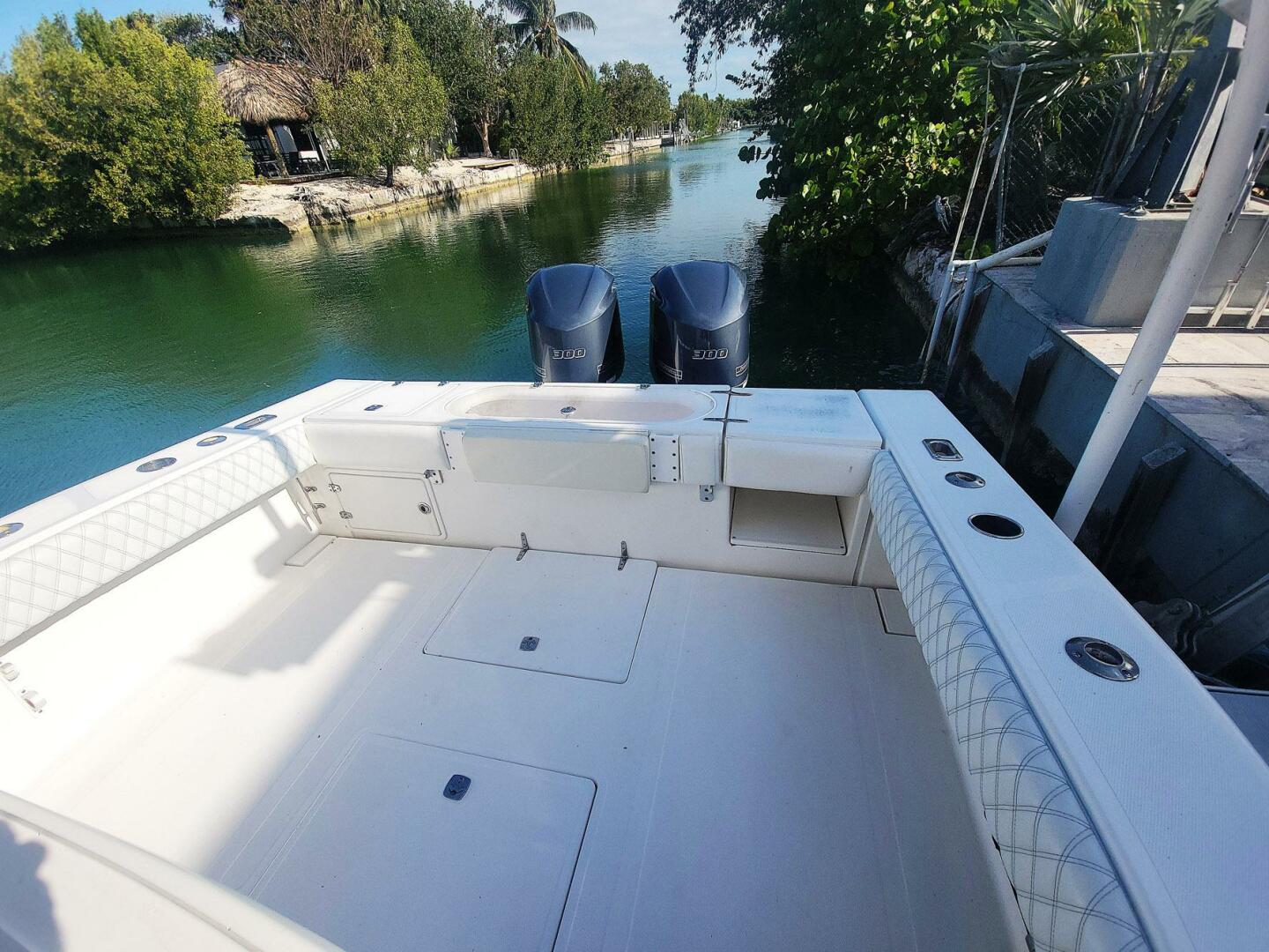 Slide: The Image of Venture 34 Center Console 2000 - 5273606