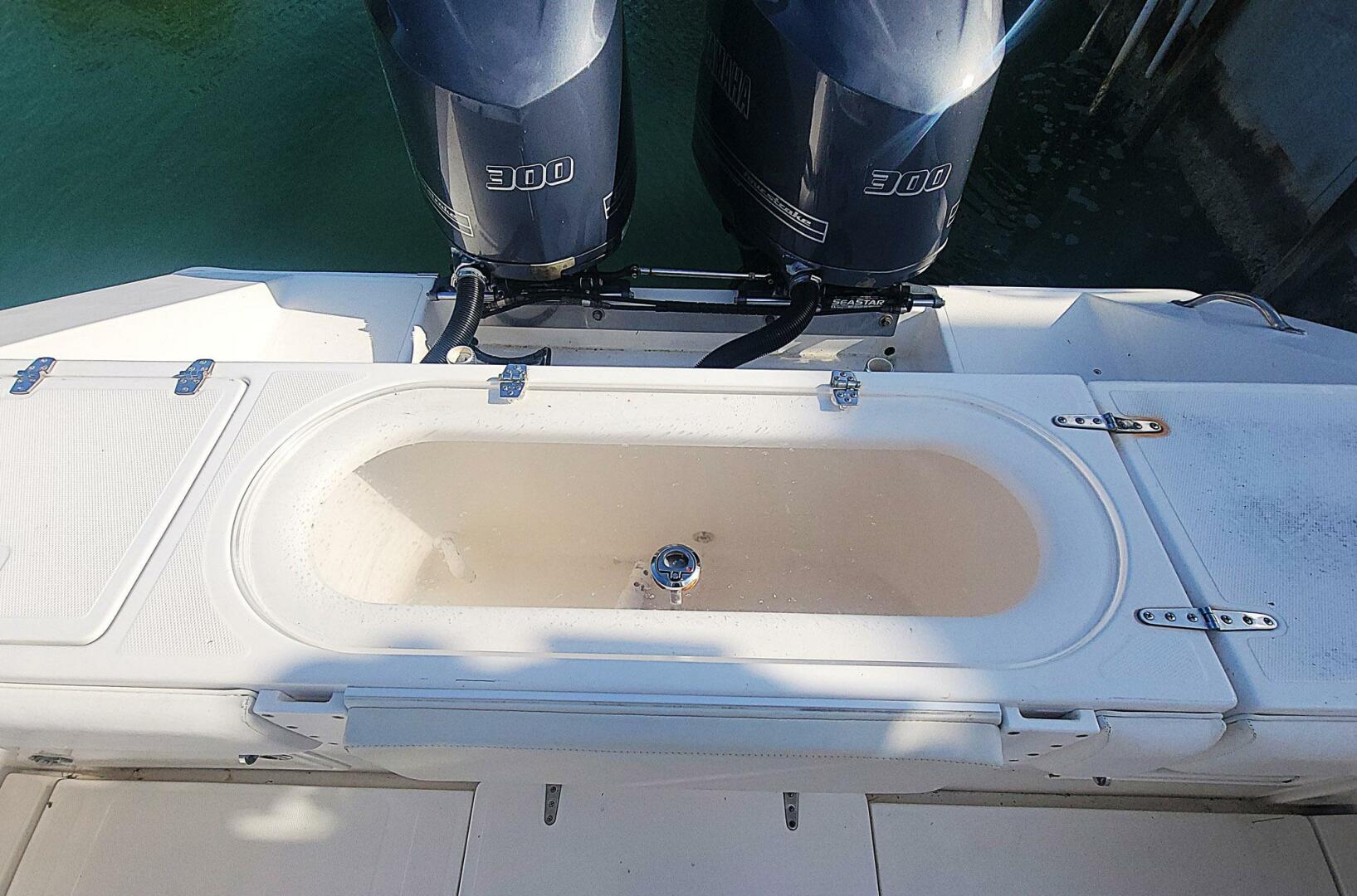 Slide: The Image of Venture 34 Center Console 2000 - 5273620