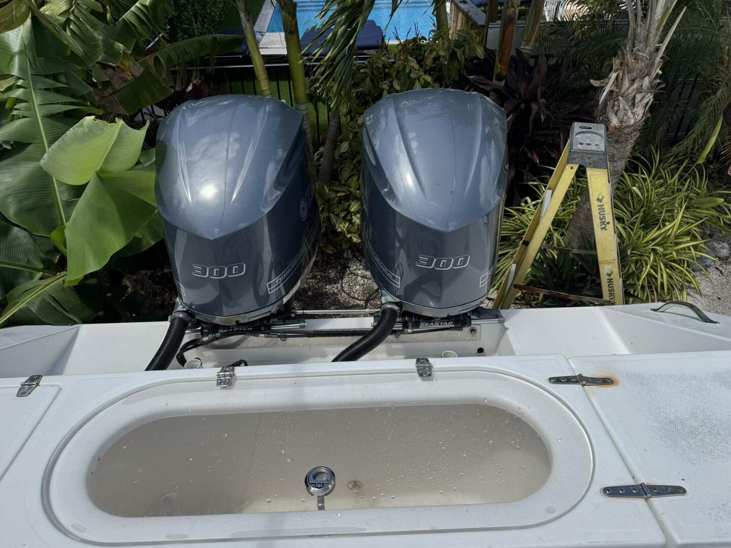 Slide: The Image of Venture 34 Center Console 2000 - 5273631