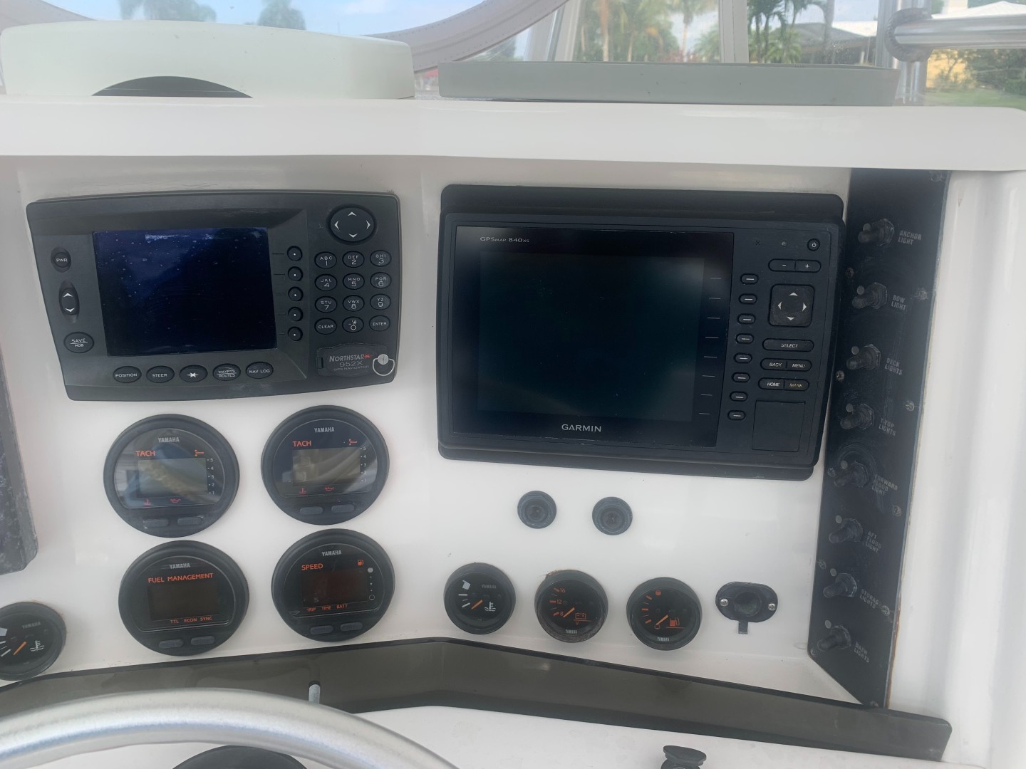 Slide: The Image of Venture 34 Center Console 2001 - 1643425