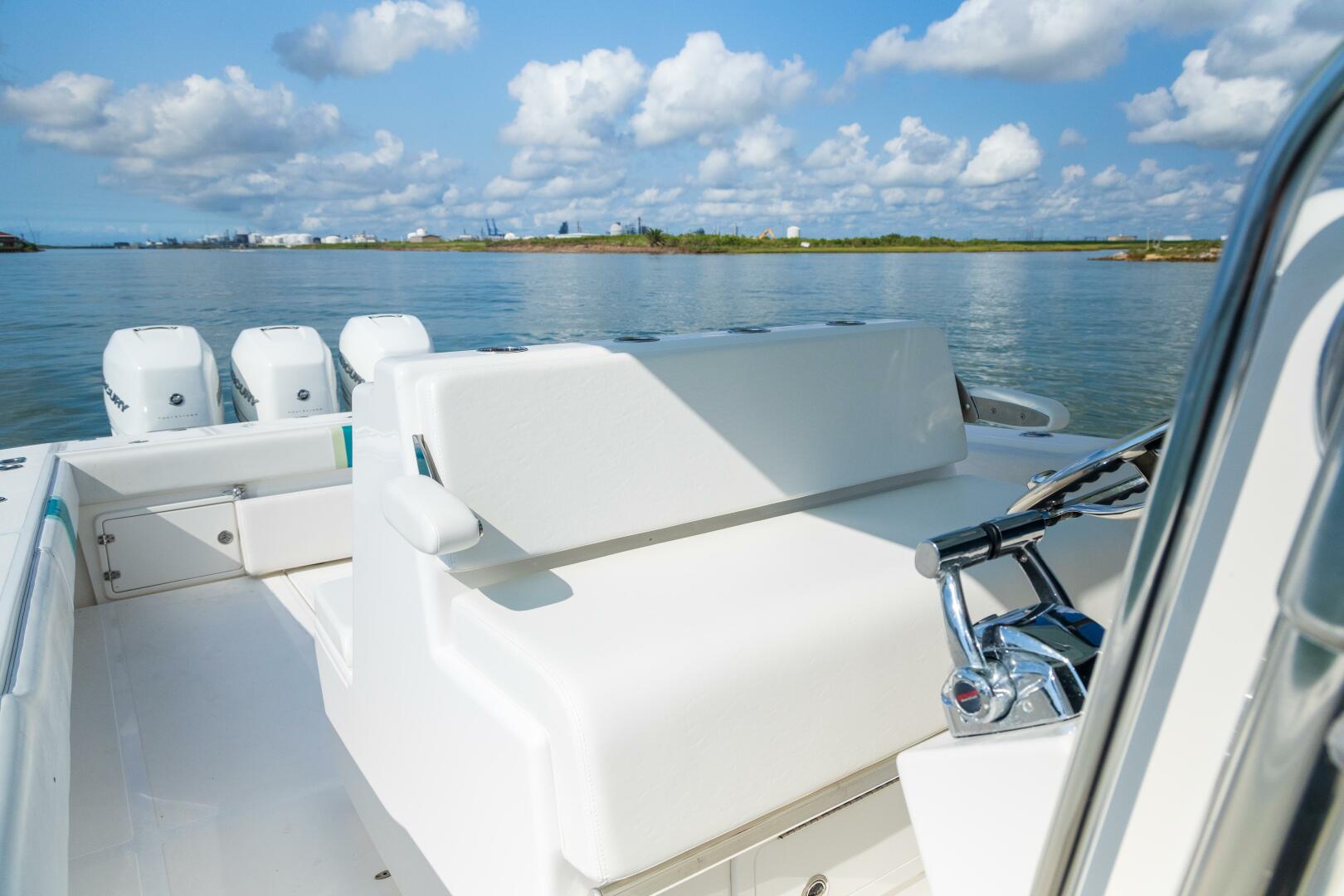 Slide: The Image of 2005 Venture 39 Open 4 Getaway - 4693532