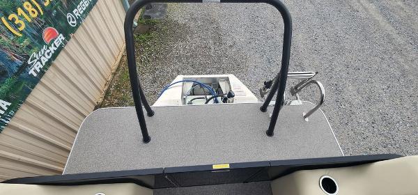 Slide: The Image of 2023 Veranda VISTA20RC Bi-Toon boat rear deck with safety rail and ladder. - 17