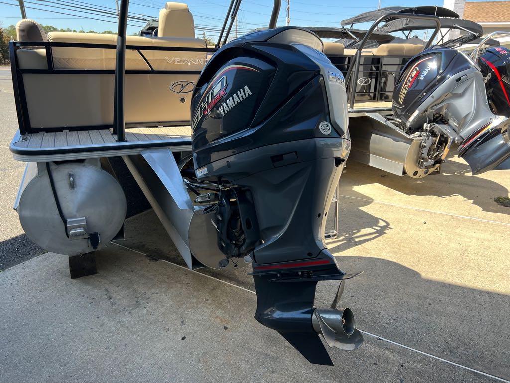 Slide: The Image of 2023 Veranda VP 22 VLB pontoon boat with Yamaha outboard motor. - 12