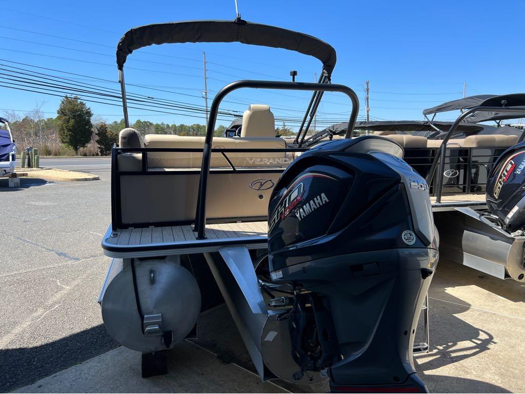 Slide: The Image of 2023 Veranda VP 22 VLB pontoon boat with Yamaha outboard motor. - 18