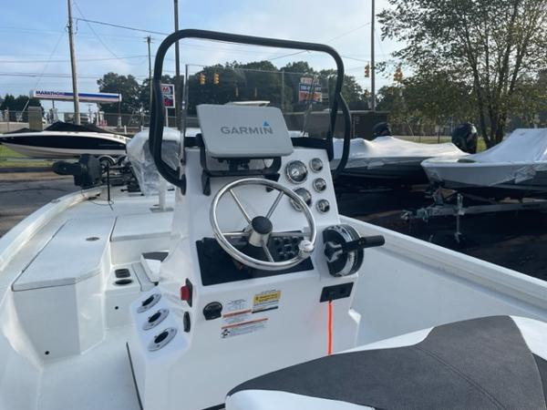 Slide: The Image of 2022 Vexus 1980 CC boat dashboard with Garmin navigation system. - 10