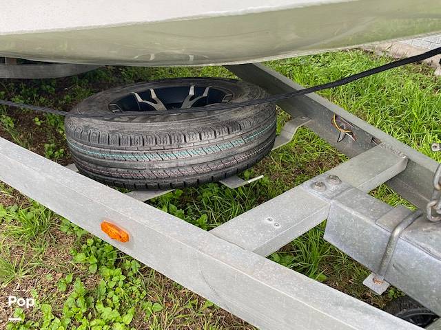 Slide: The Image of Spare tire included - 12420592
