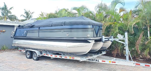 Slide: The Image of Viaggio Diamante D23Q Tri-toon 2023 - 0