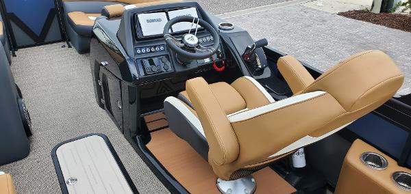 Slide: The Image of Viaggio Diamante D23Q Tri-toon 2023 - 11