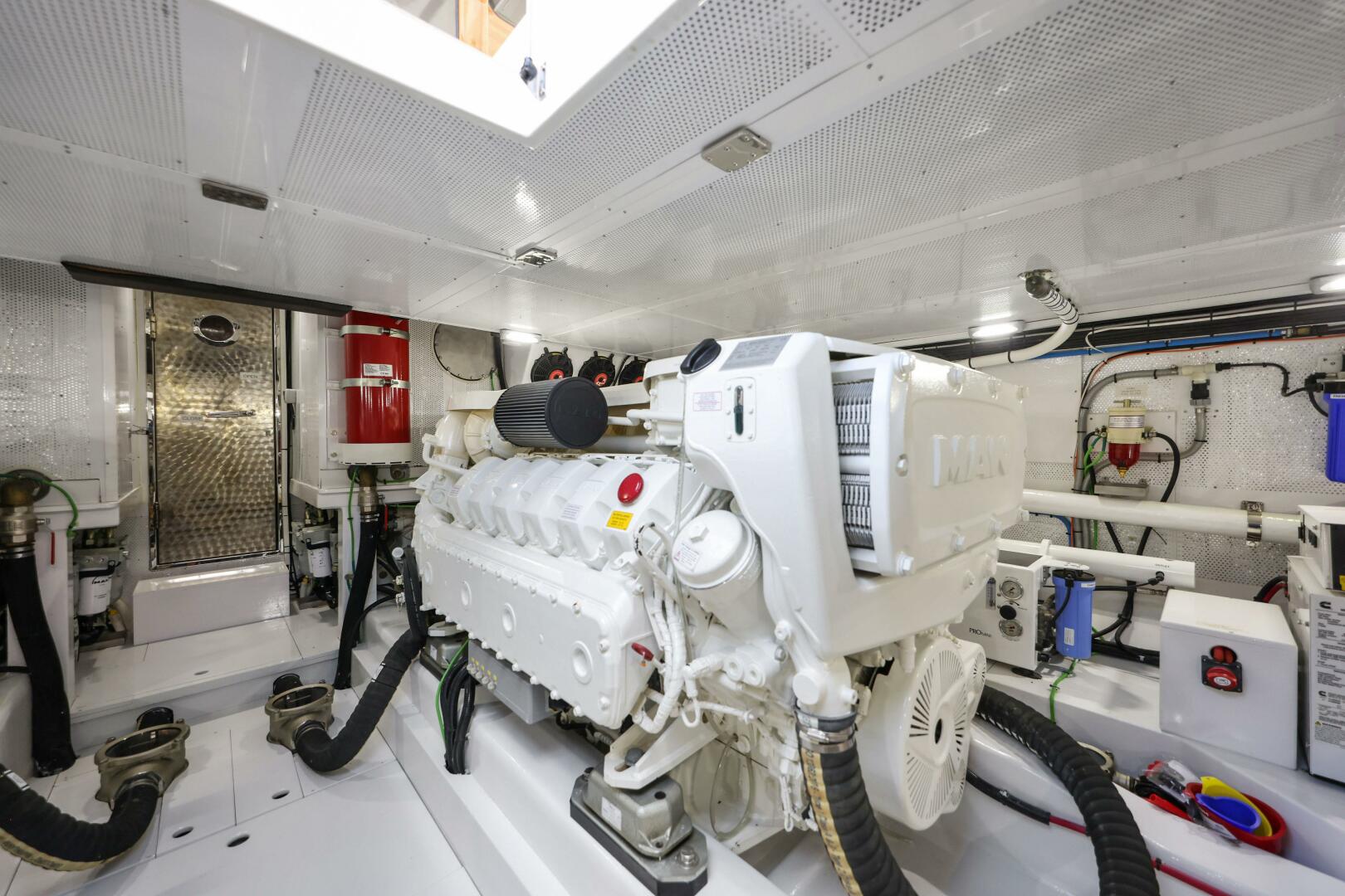 Slide: The Image of Vicem 65 Classic For Sale Starboard Engine - MAN 1550 - 5408986
