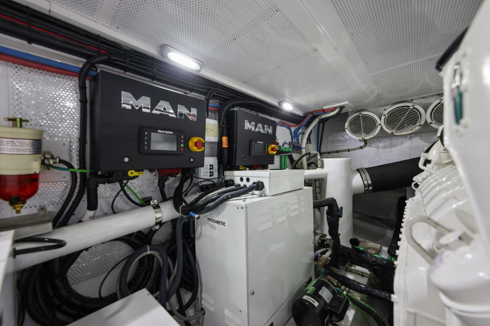 Slide: The Image of Vicem 65 Classic For Sale Engine Room  - 5408990