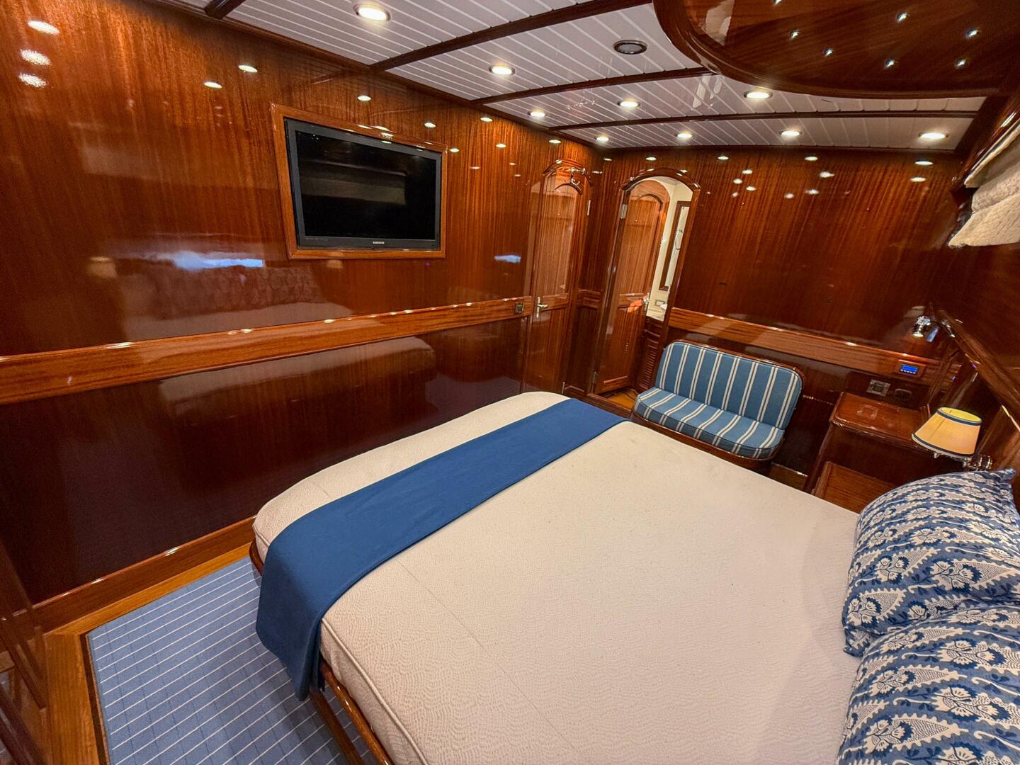 Slide: The Image of Vicem 77 Flybridge 2011 - 5102242