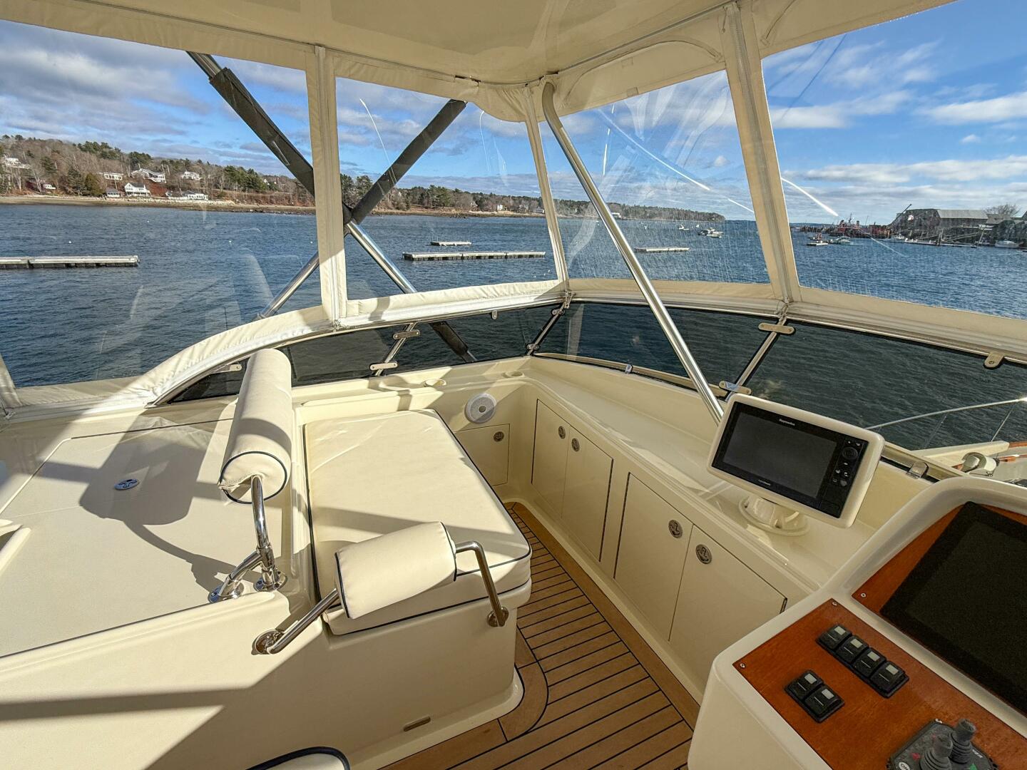 Slide: The Image of Vicem 77 Flybridge 2011 - 5102209