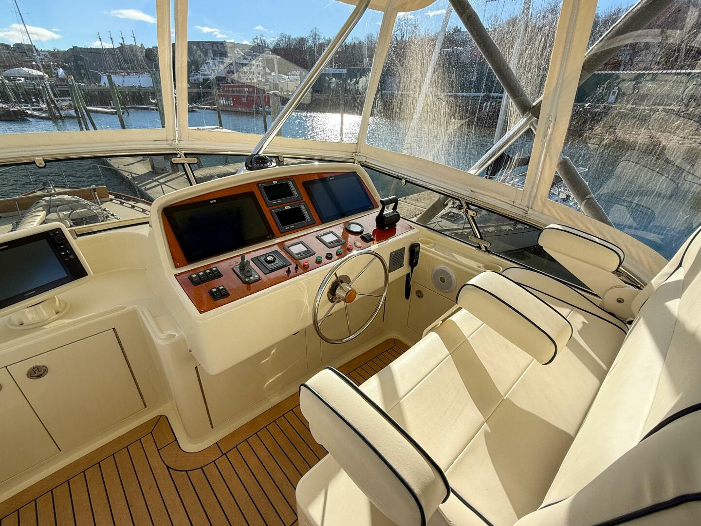 Slide: The Image of Vicem 77 Flybridge 2011 - 5102207