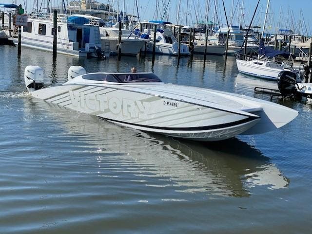Slide: The Image of Victory Boats 32 Pleasure Cat 2020 - 1