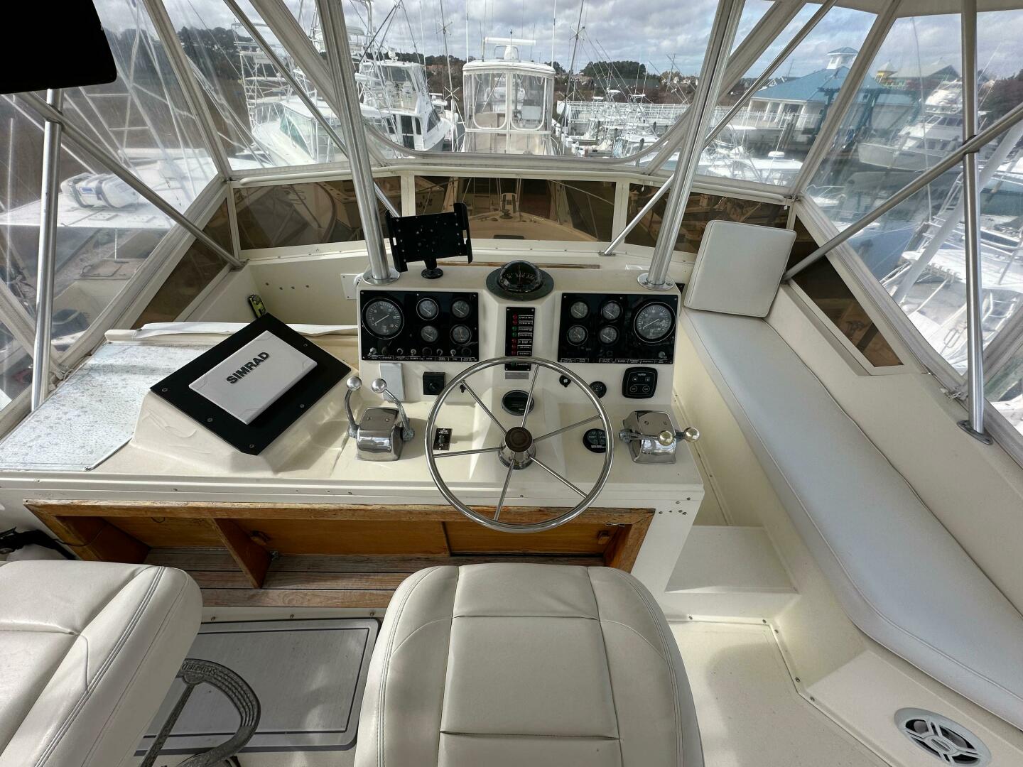 Slide: The Image of Viking 41 Convertible 1985 - 4790807