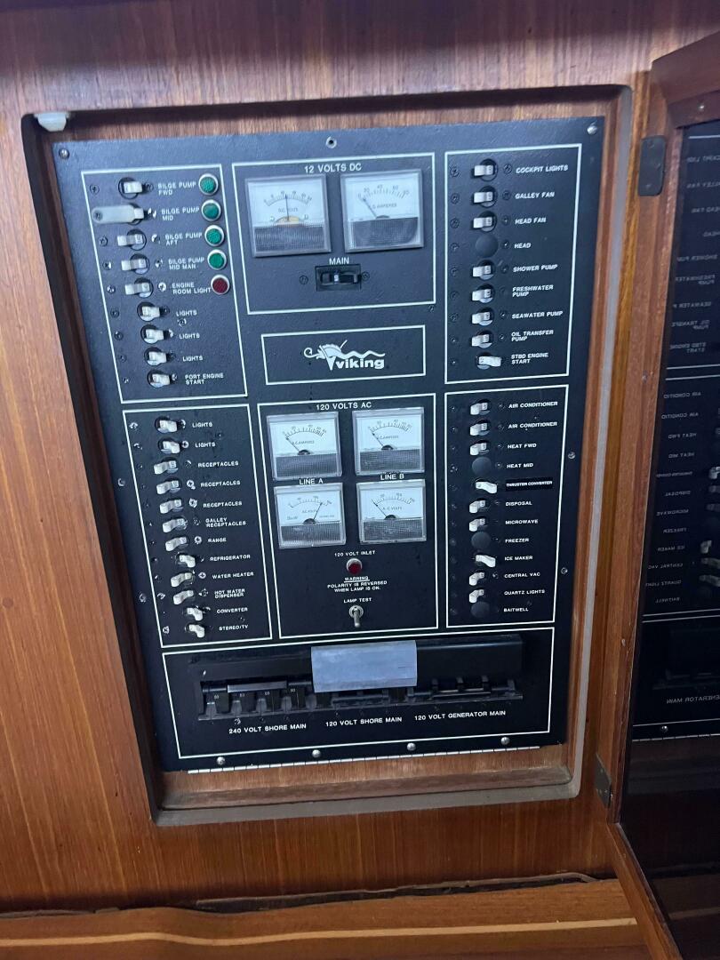 Slide: The Image of Viking 41 Convertible 1987 - 5487239