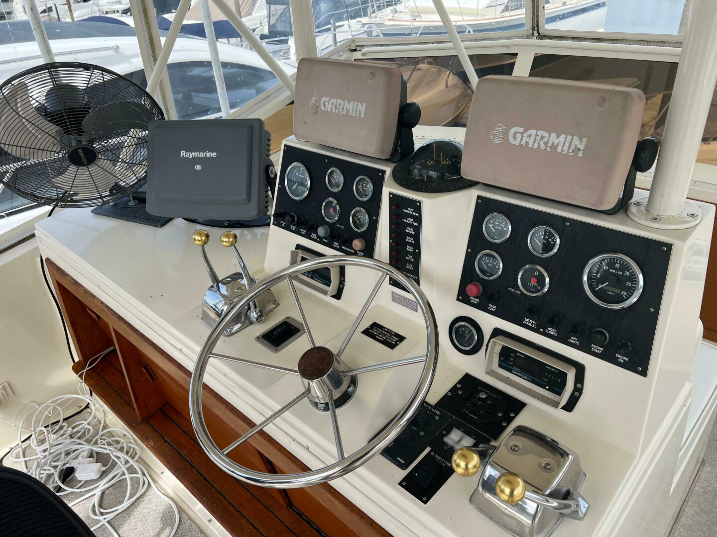 Slide: The Image of Viking 41 Convertible 1987 - 5487222