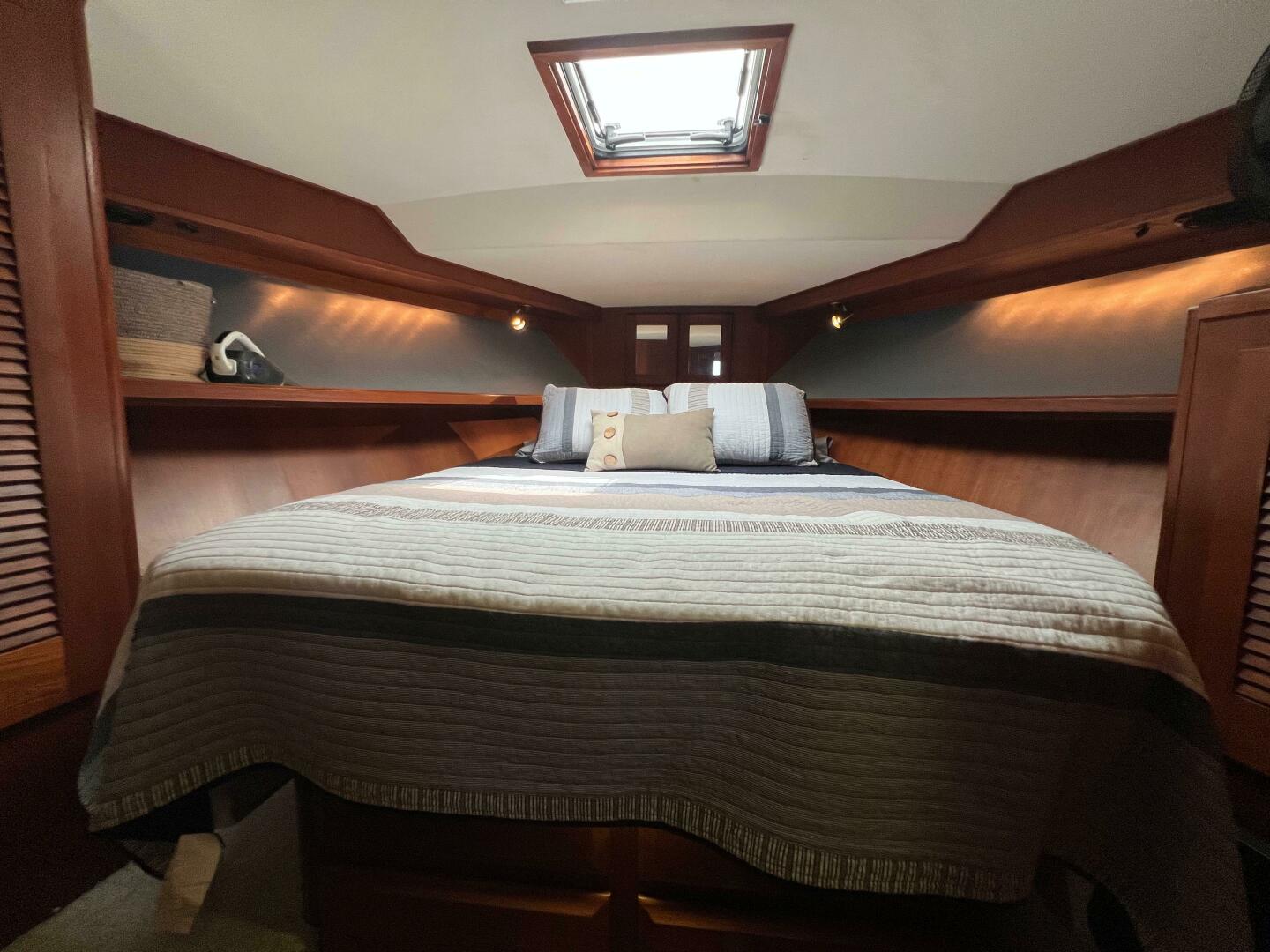 Slide: The Image of Viking 41 Convertible 1987 - 5487241